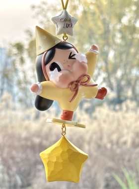 泡泡玛特哭娃crybaby车挂女生高级感车载挂件车内装饰品可爱礼物
