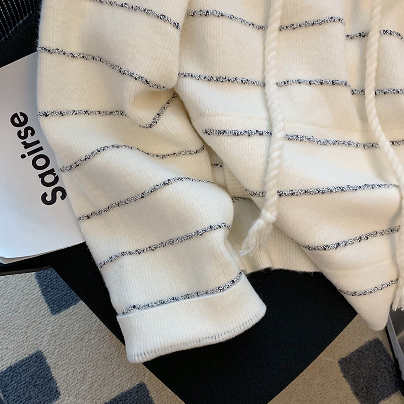 CLEARANCE PICKS UP BIG BRAND STRIPED HOODED THICKENED KNITWEAR WOMENS AUTUMN AND WINTER SMALL MAN GENTLE WIND SOFT GLUTINOUS MILK SWEATER