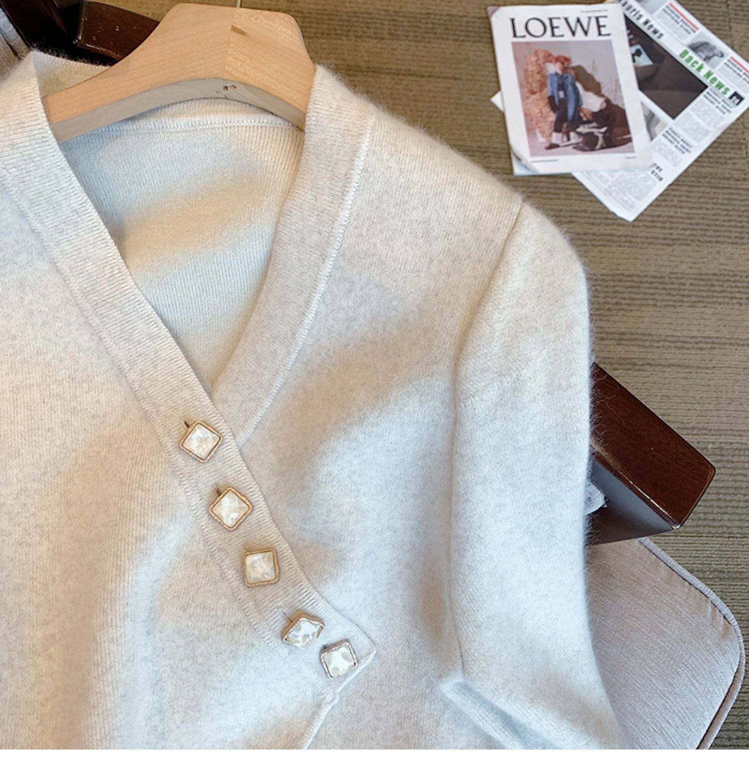 FIRST-LINE BRANDS CUT LABELS WOMENS CLOTHING BIG BRANDS FOREIGN TRADE EXPORTS UNIQUE SAMPLES AUTUMN AND WINTER DIAGONAL BUTTONS IRREGULAR KNITTED SWEATERS