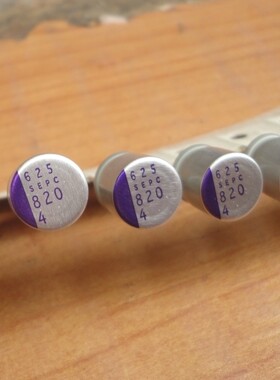 原盒 日本三洋 4V820UF 固态电容 SEPC 超低ESR 10*13 105度