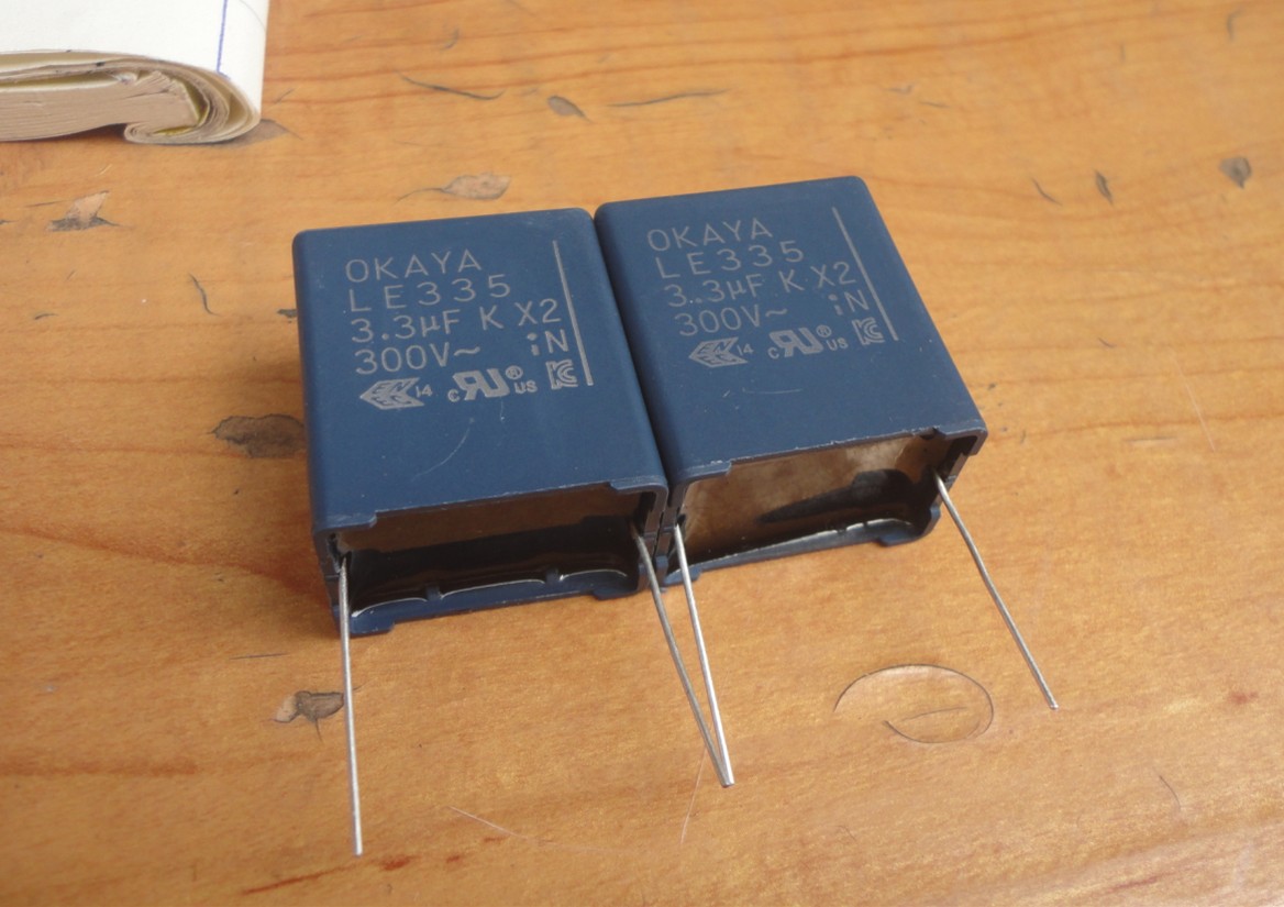 日本 OKAYA 300V3.3UF LE335 335K 铜引脚 安规电容 P＝28