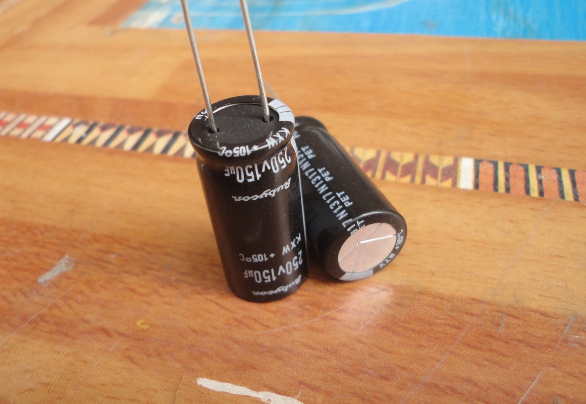 原装 红宝石 250V150UF KXW 电源电容 16X31 105度