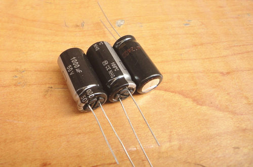 原装 日本松下 50V1000UF NHG 银字发烧电容 1000UF 12*25 105度