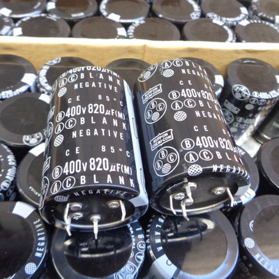 日本 黑金刚NCC 400V820UF 电源电容 4个引脚 40X60
