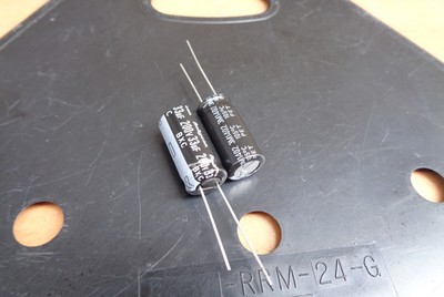 日本 红宝石 200V33UF BXC 长寿命 33UF 200V 10X20 105度