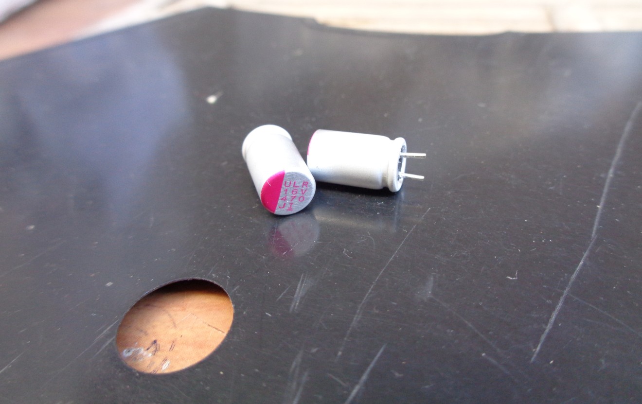 470UF 16V 台湾 万裕 ULR477M1CE10C固态 高频低阻 16V470UF 6X10