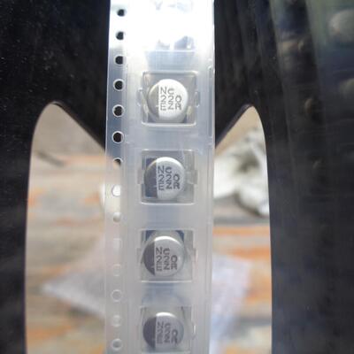 EMZR250ARA221MF80G 日本黑金刚 25V220UF 高频低阻 EZR 6X8