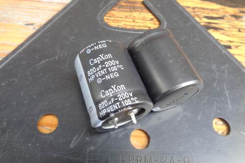 820UF 200V 台湾CAPXON 丰宾 HP 电源电容 200V820UF 30X35 105度