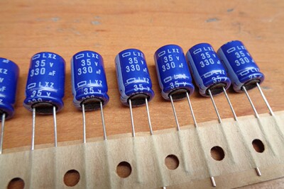 日本 黑金刚 35V330UF LXZ 高频低阻 长寿命 10X16 105度