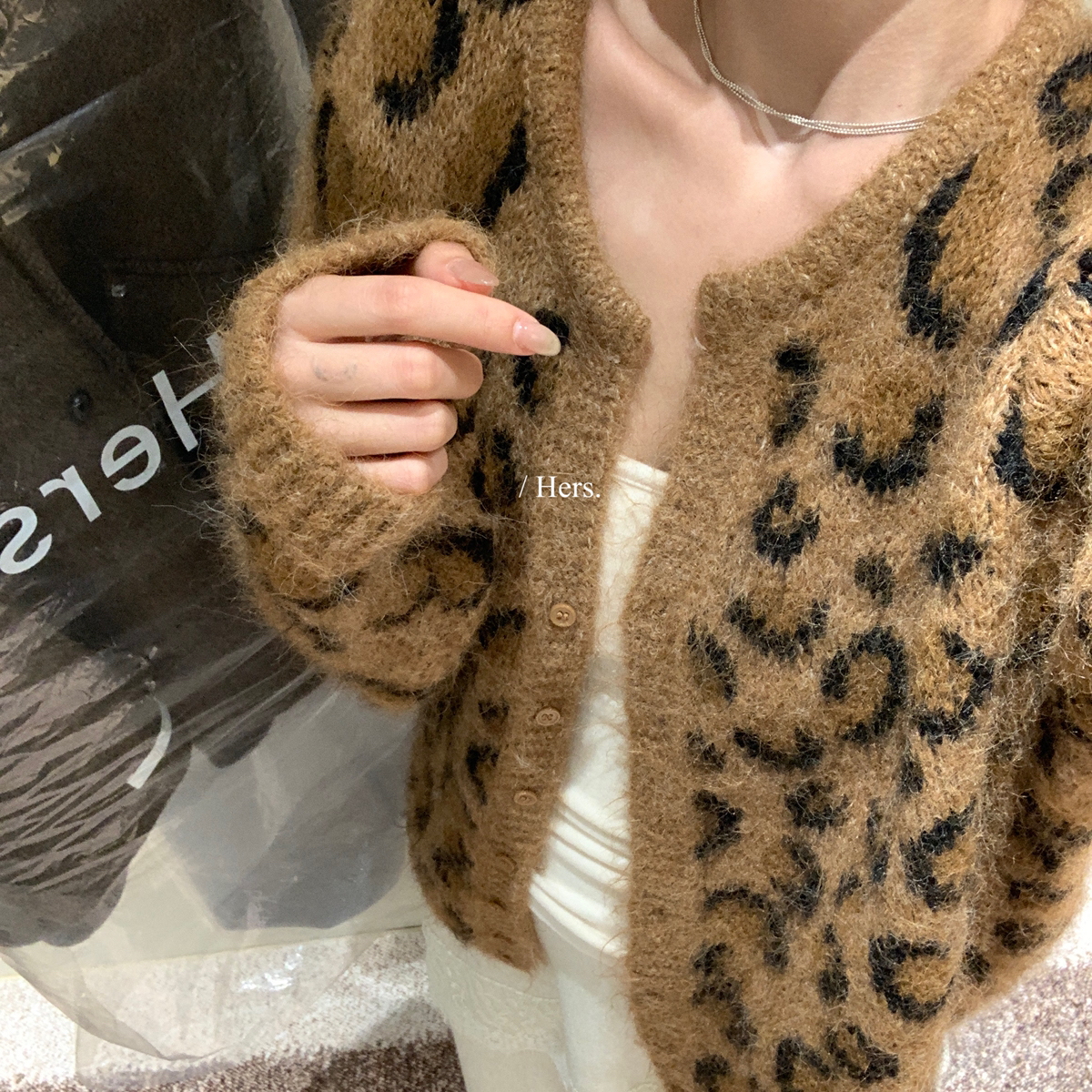 Hers2025秋上新韩标百搭气质小众女简约复古豹纹开衫毛衣92428