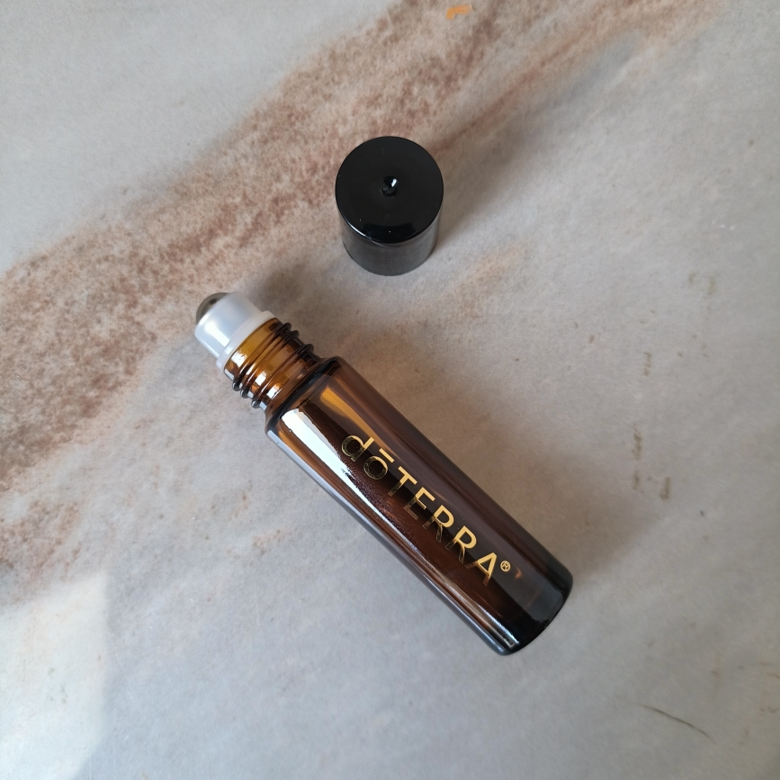 10ml棕色烫金精油多特瑞滚珠瓶