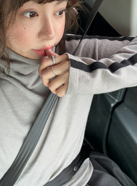 3ts撞色针织打底衫秋冬洋气修身简约拼接堆堆领高领上衣