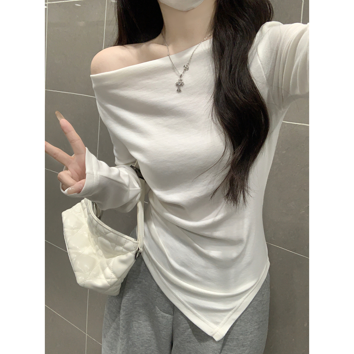 秋季韩版纯欲斜肩一字领修身褶皱长袖T恤露肩打底上衣女