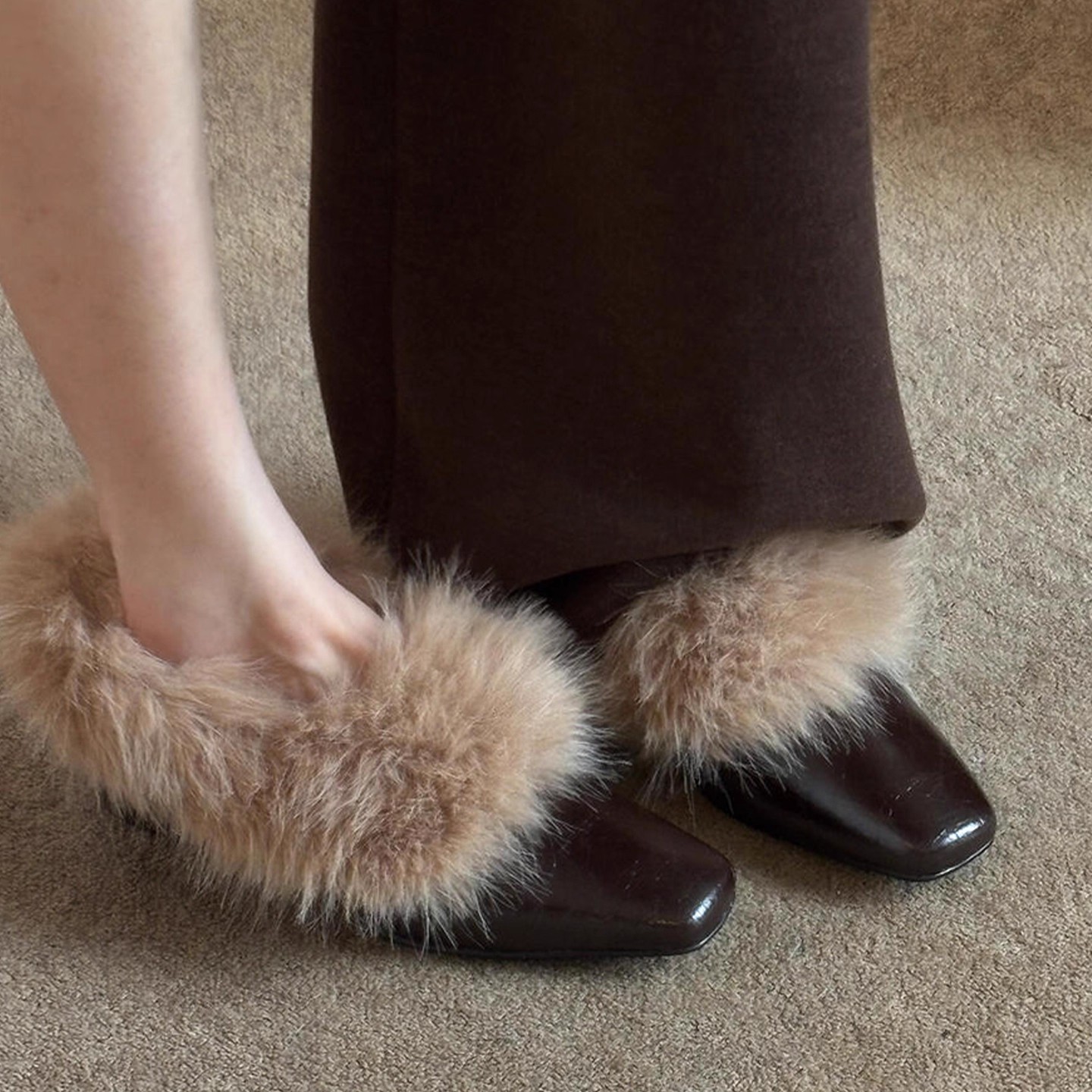 复古方头粗跟毛毛小皮鞋女