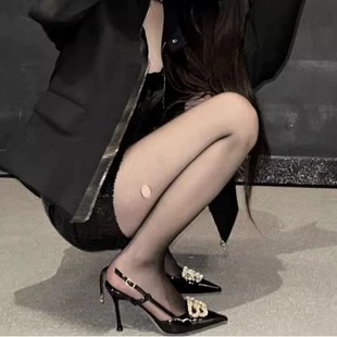 女浅口单鞋 新款 尖头细跟b扣水钻黑色漆皮高跟鞋 女一字带包头凉鞋