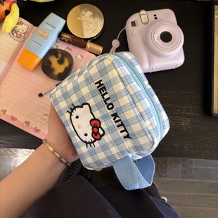 随身携带化妆包手提夏季外出旅游百搭便携式手拎包拍立得收纳包