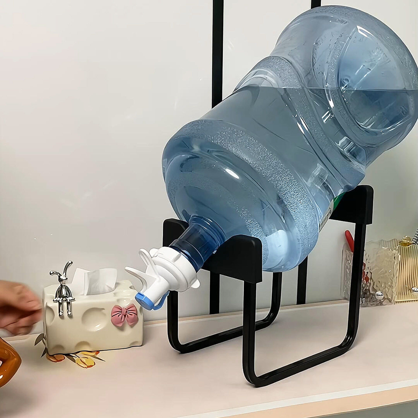 租房子好物桶装水放置架可移动纯净水桶支架置地式家用倒置取水器