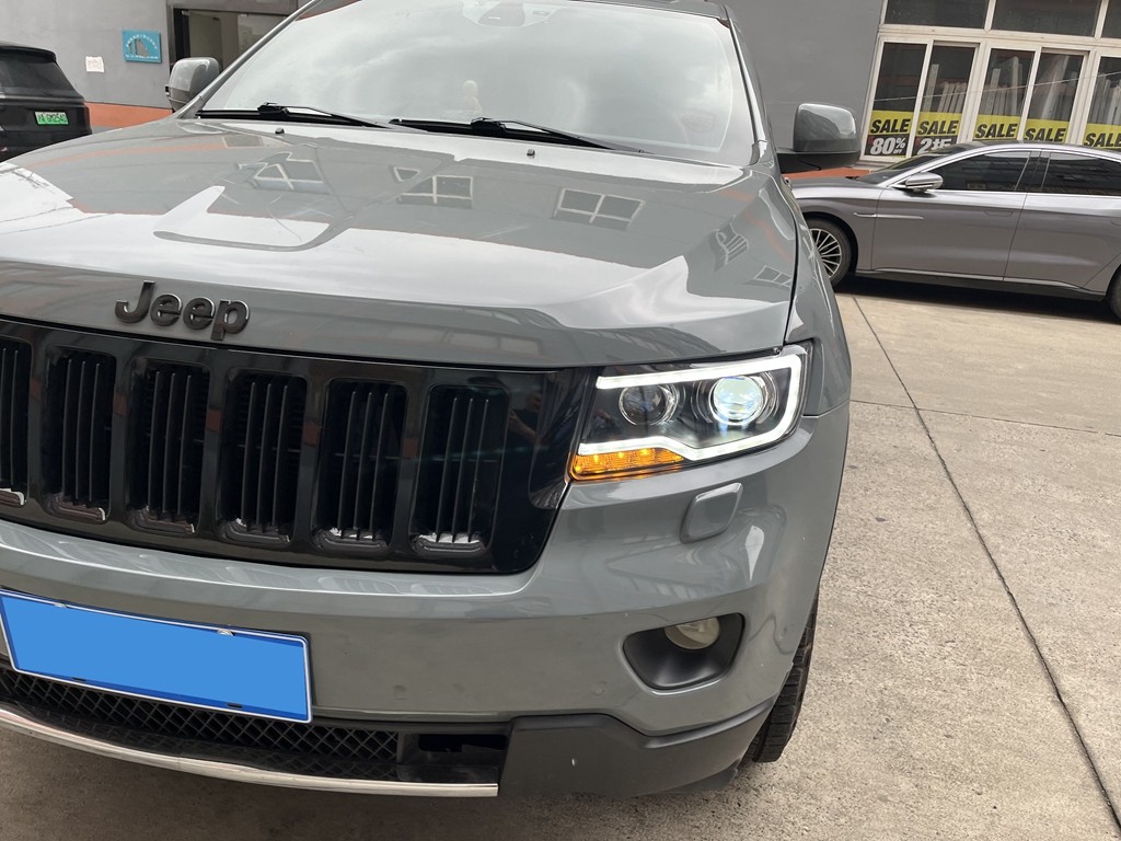 适合于jeep 指南者大切洛基大灯总成 升级双光透镜led日行灯