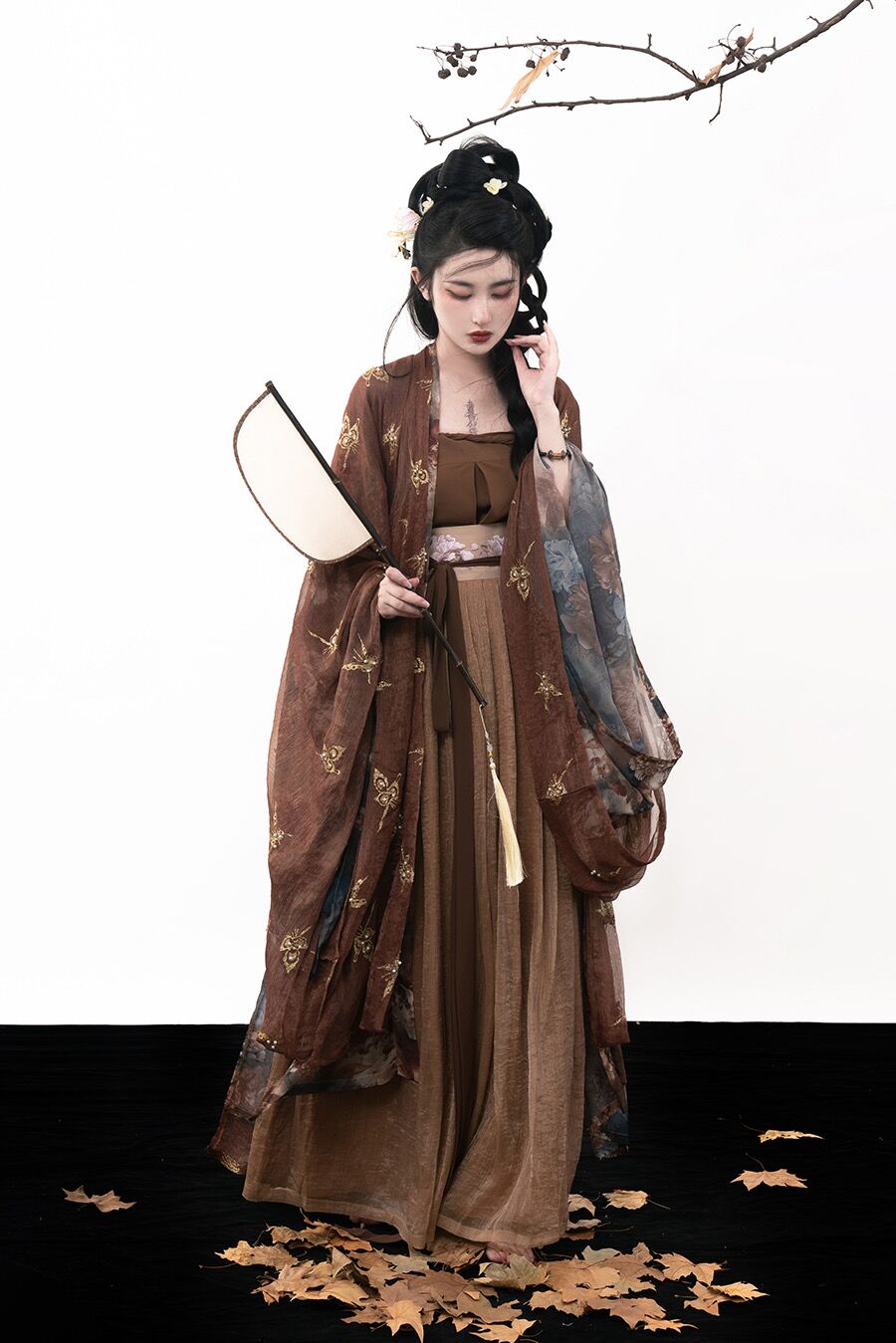 出租传统汉服枯叶宋抹一片