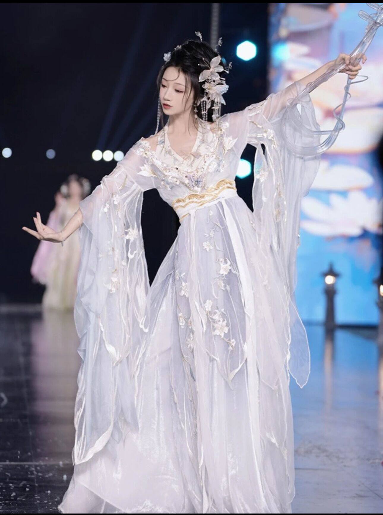 【汉锦记】出租国风大典秀款花涧集系列南北朝大袖襦刺绣汉服