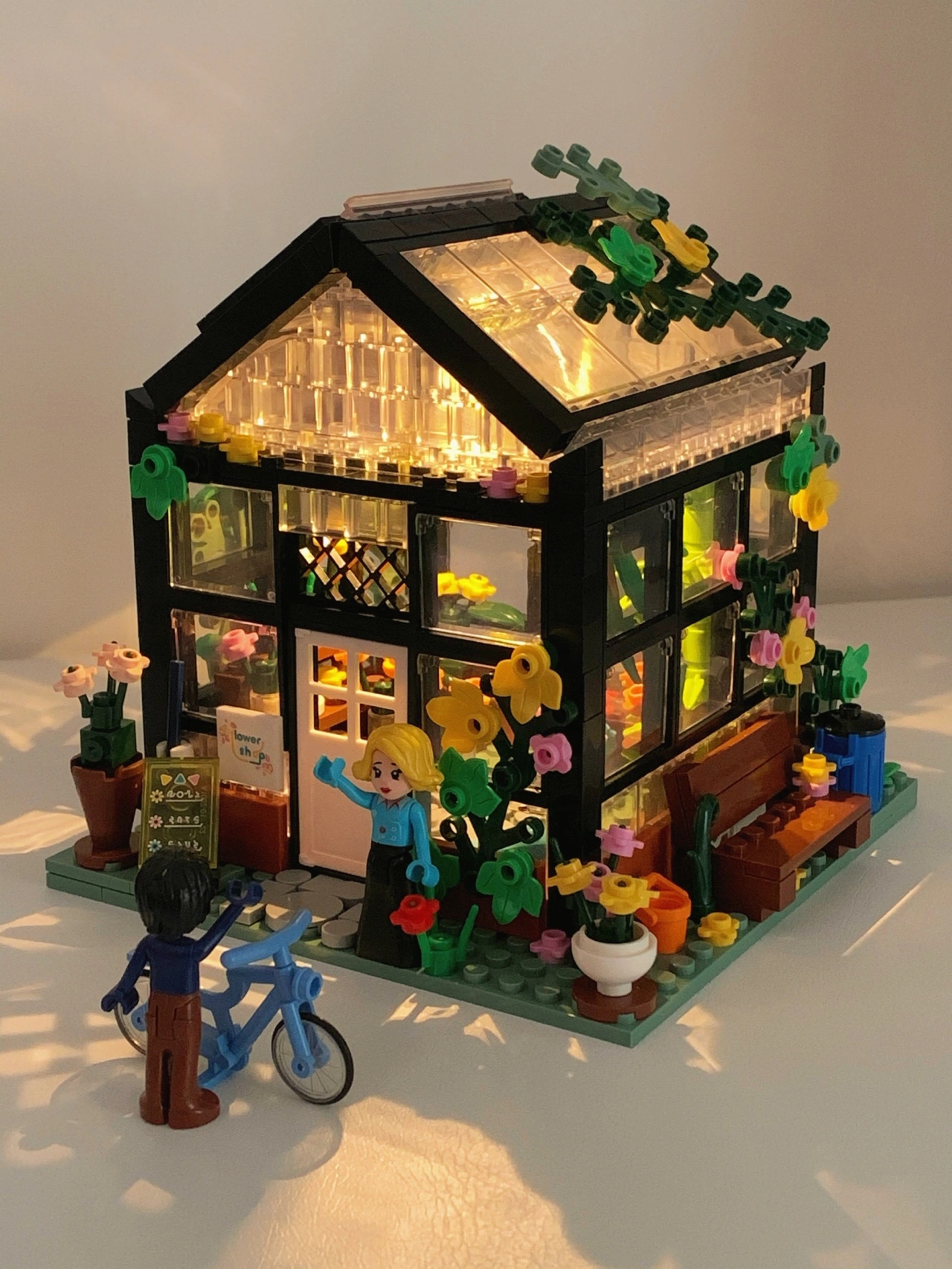浪漫满屋花店积木灯光街景玩具