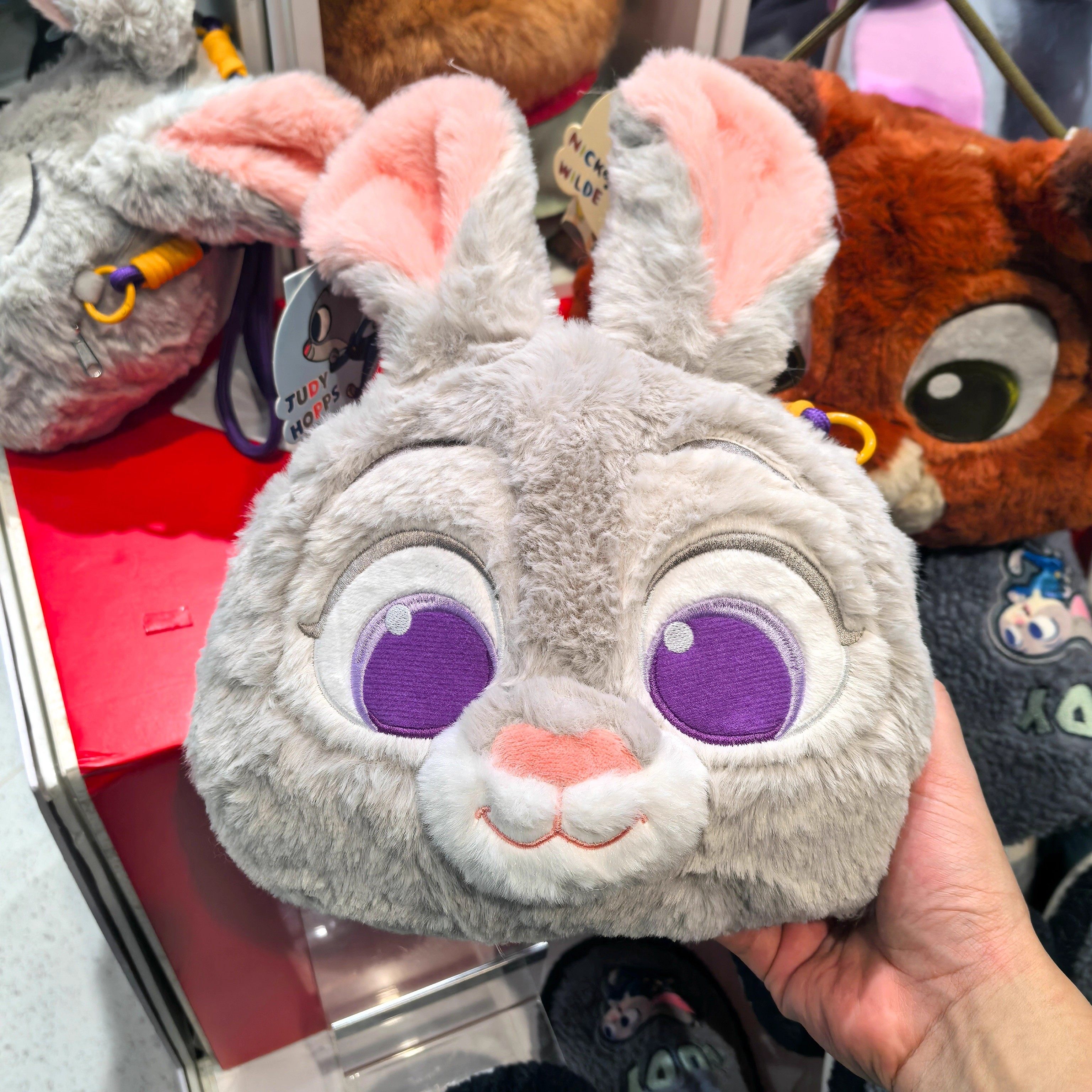 名创优品疯狂动物城系列斜挎包