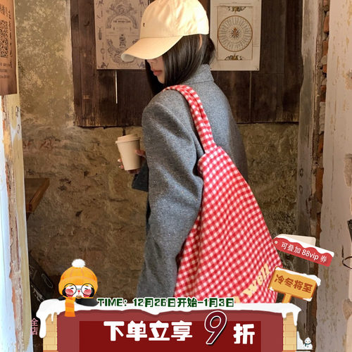 红格子慵懒感大容量帆布包