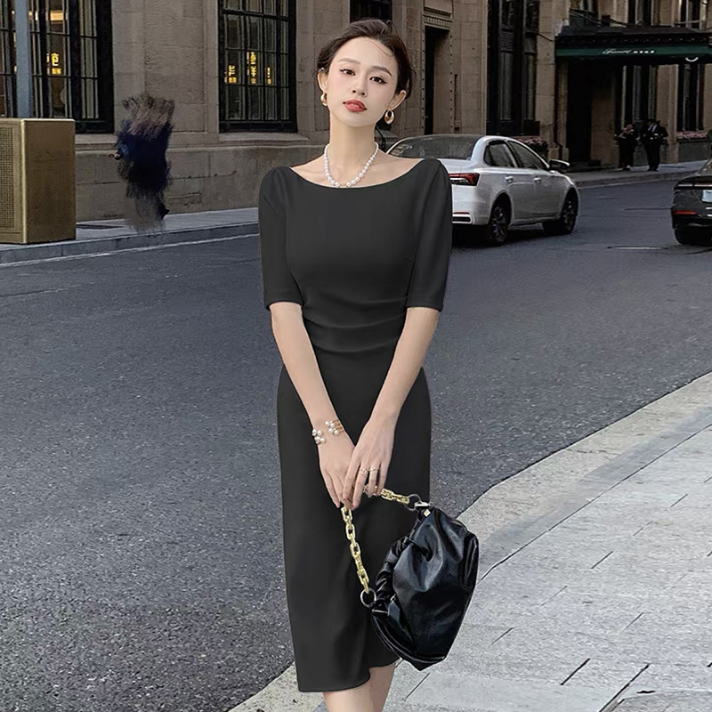 黑色修身连衣裙夏季女极简风OL通勤短袖显瘦级感正式场合包臀裙