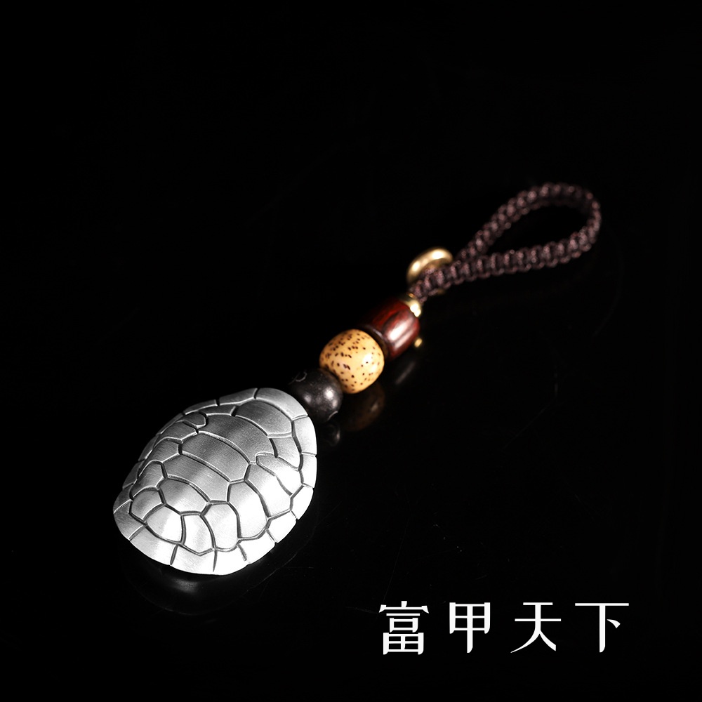 富甲天下藏银龟壳背云手把件