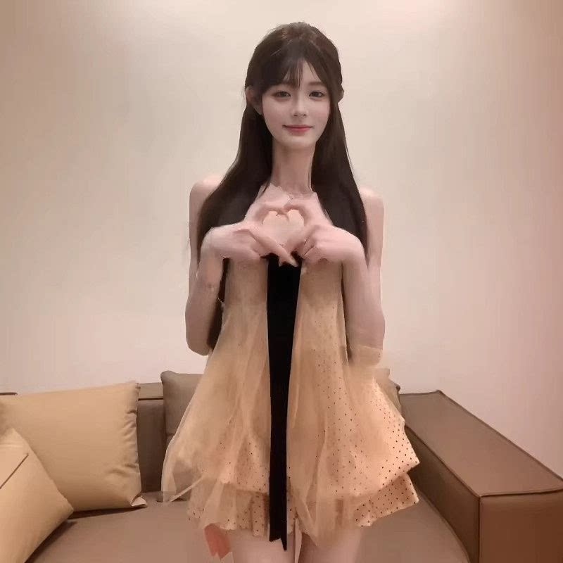 夏季甜美蝴蝶结波点吊带连衣裙