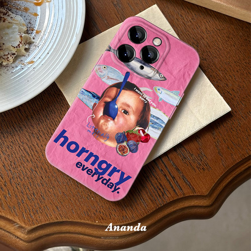 欧美ins搞怪宝宝iPhone16promax苹果13新款创意情侣手机壳12pro粉色11不撞款14/15plus原创华为p70全包15撞色