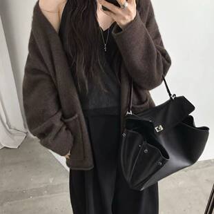 羊毛衫100秋冬款韩版慵懒风V领开衫毛衣女秋冬宽松中长款针织外套