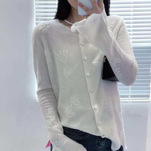 羊毛衫100冬千金风立体花朵刺绣针织开衫女圆领纽扣百搭显瘦毛衣