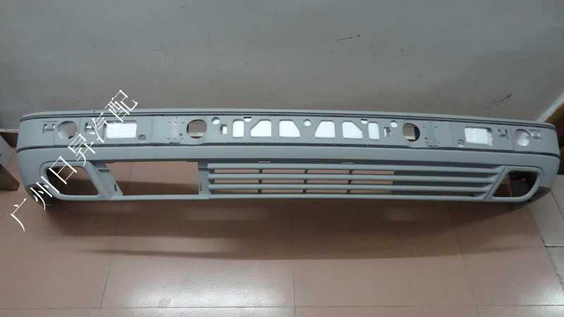 适配奔驰E级 W210 E200 E280 E240 E300 E320 前保险杠前杠前护杠