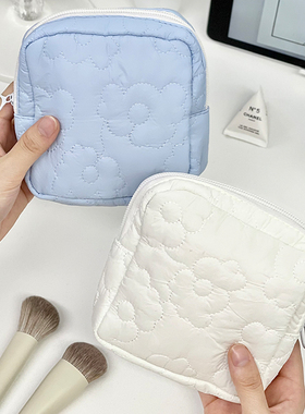 奶油云朵月事包简约便携旅行化妆品收纳包高级感姨妈巾收纳袋小包