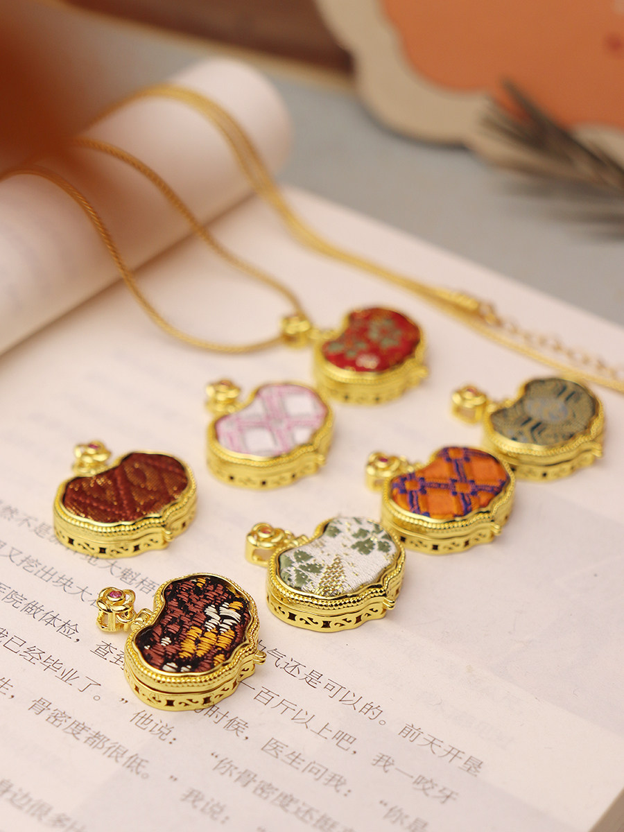 [RUYI BUCKLE] ORIGINAL HOLLOW SACHET PENDANT NECKLACE TO WEAR INCENSE PILLS CAN BE OPENED WITHOUT FIRE ESSENTIAL OIL DIFFUSION