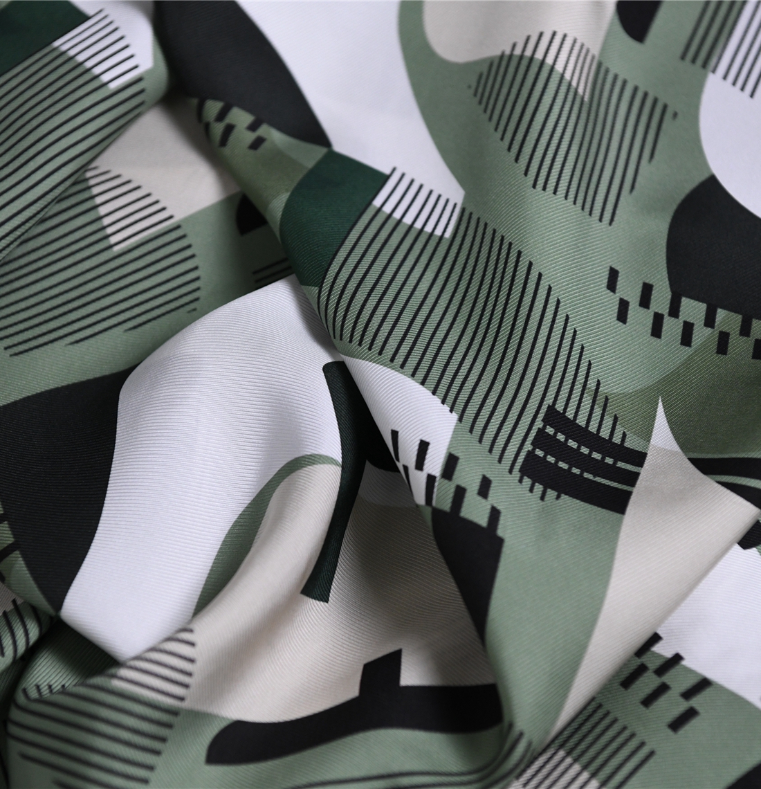 完美的形 FZ品牌订单几何拼图重磅真丝斜纹绸23姆50丝50天丝130宽