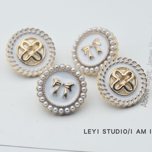 LEYI小香风蝴蝶结金属纽扣