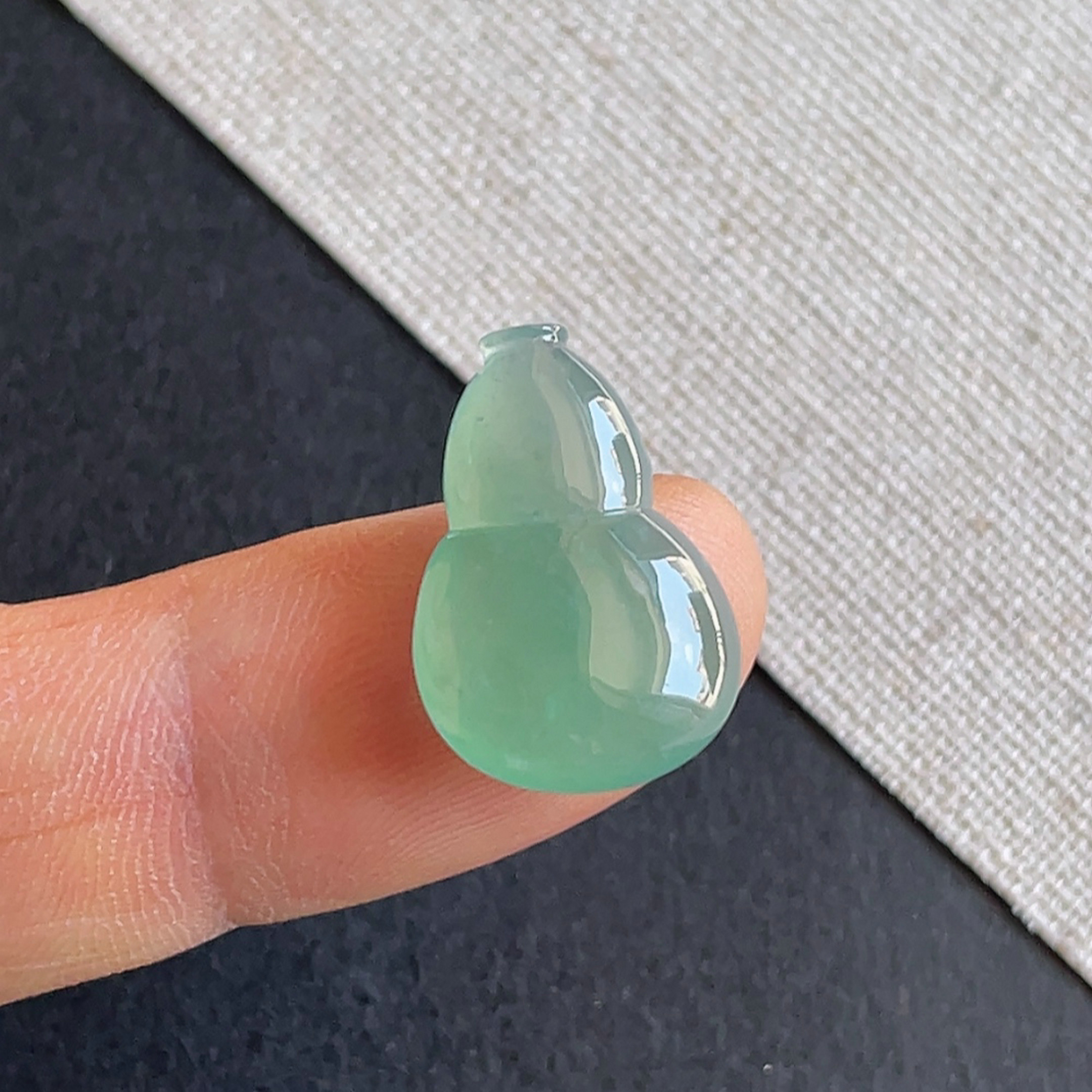 天然翡翠a货冰种满绿葫芦戒面
