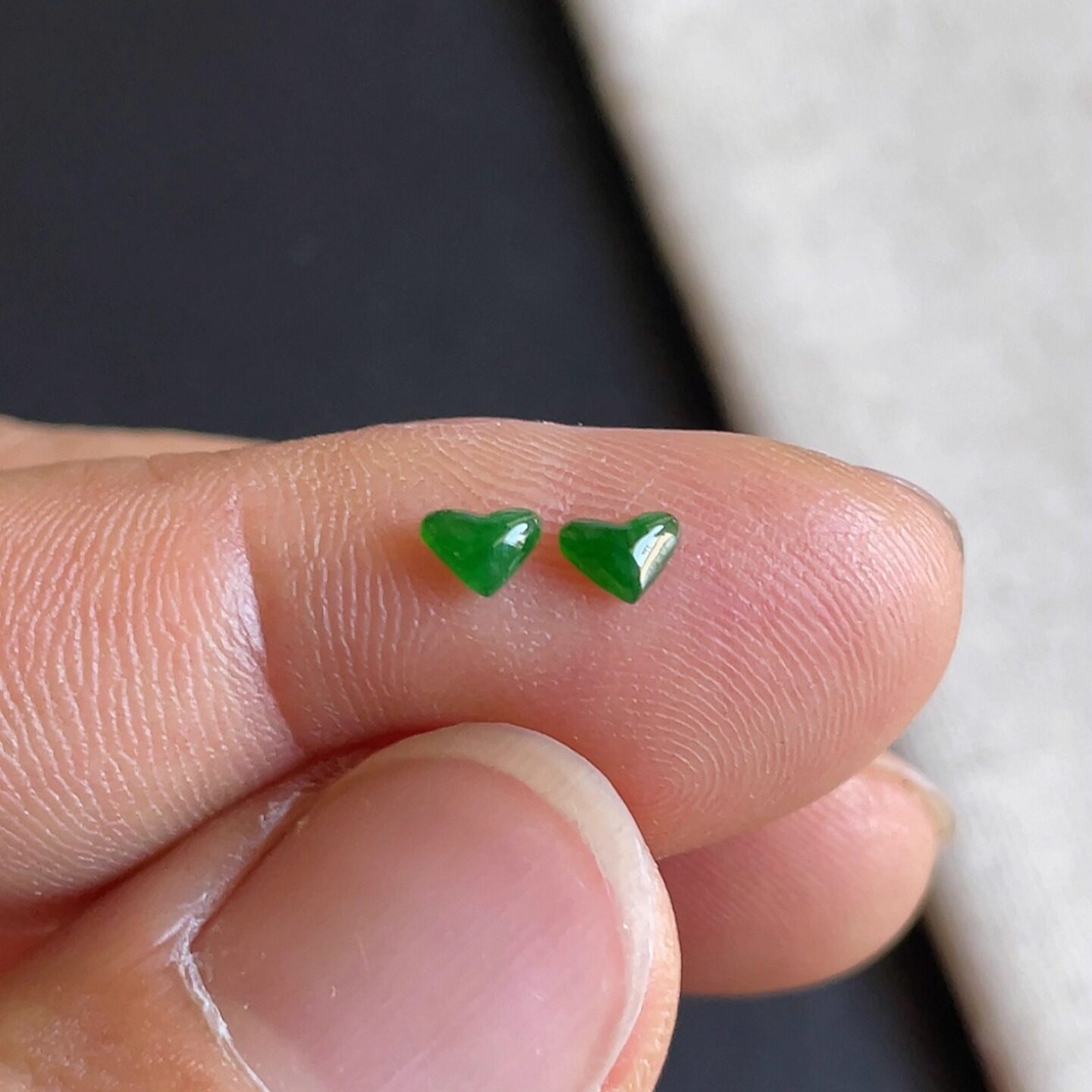 0901-5天然老坑冰种阳绿心形戒面一对 翡翠A货送证书～金晶翡翠
