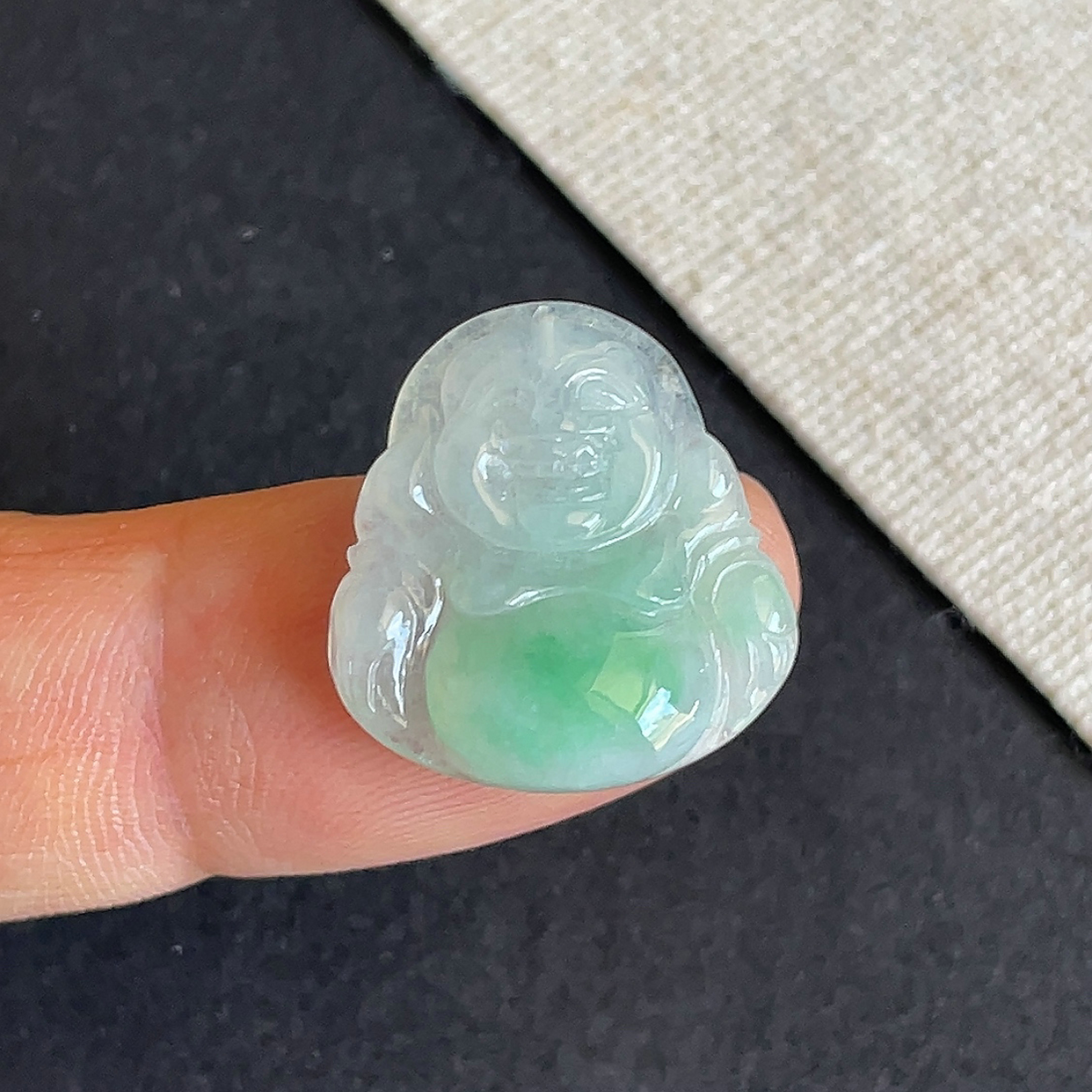 天然缅甸翡翠冰种飘阳绿佛公吊坠