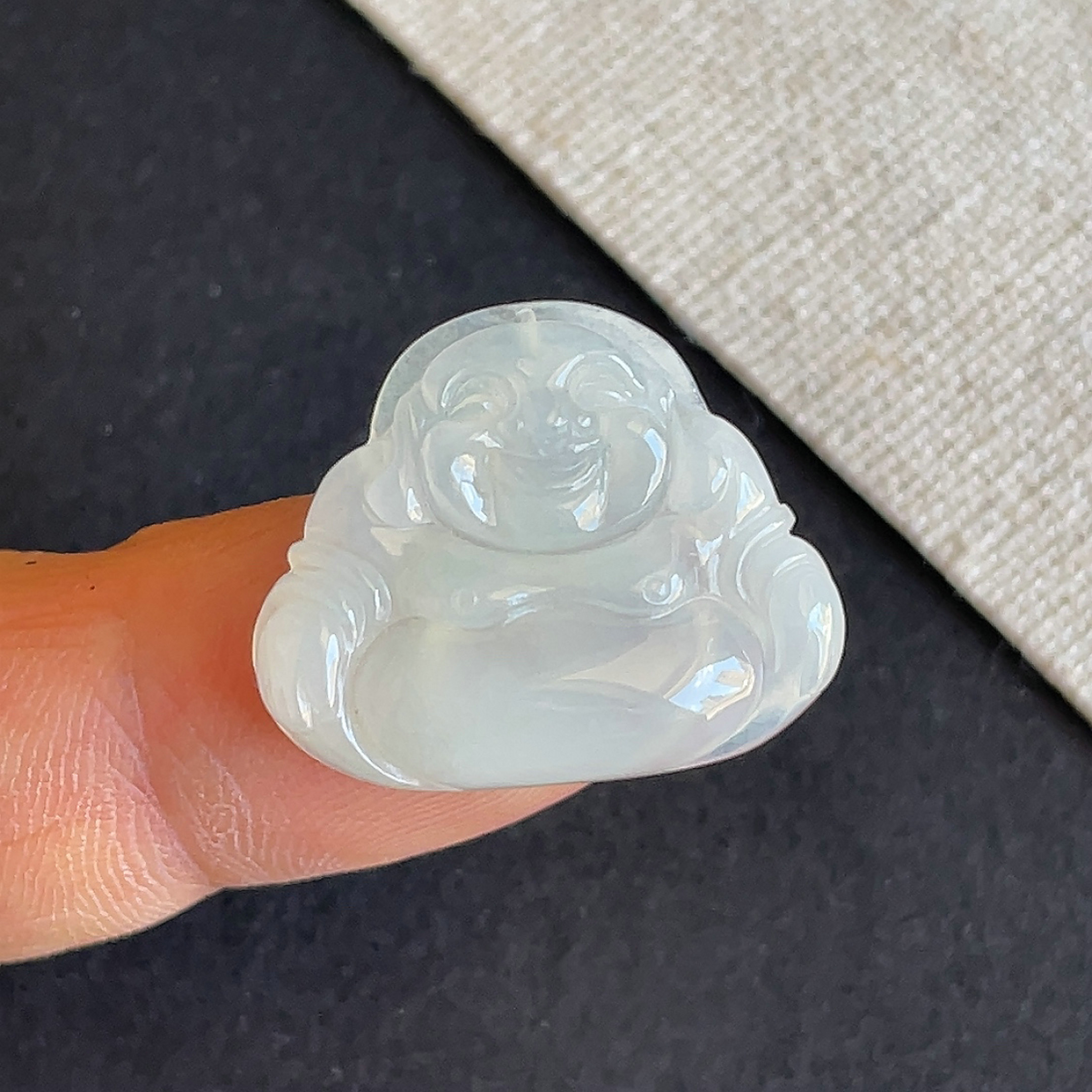 天然缅甸翡翠冰种白净佛公吊坠