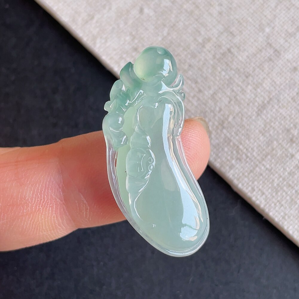 老坑冰种晴水翡翠福瓜吊坠