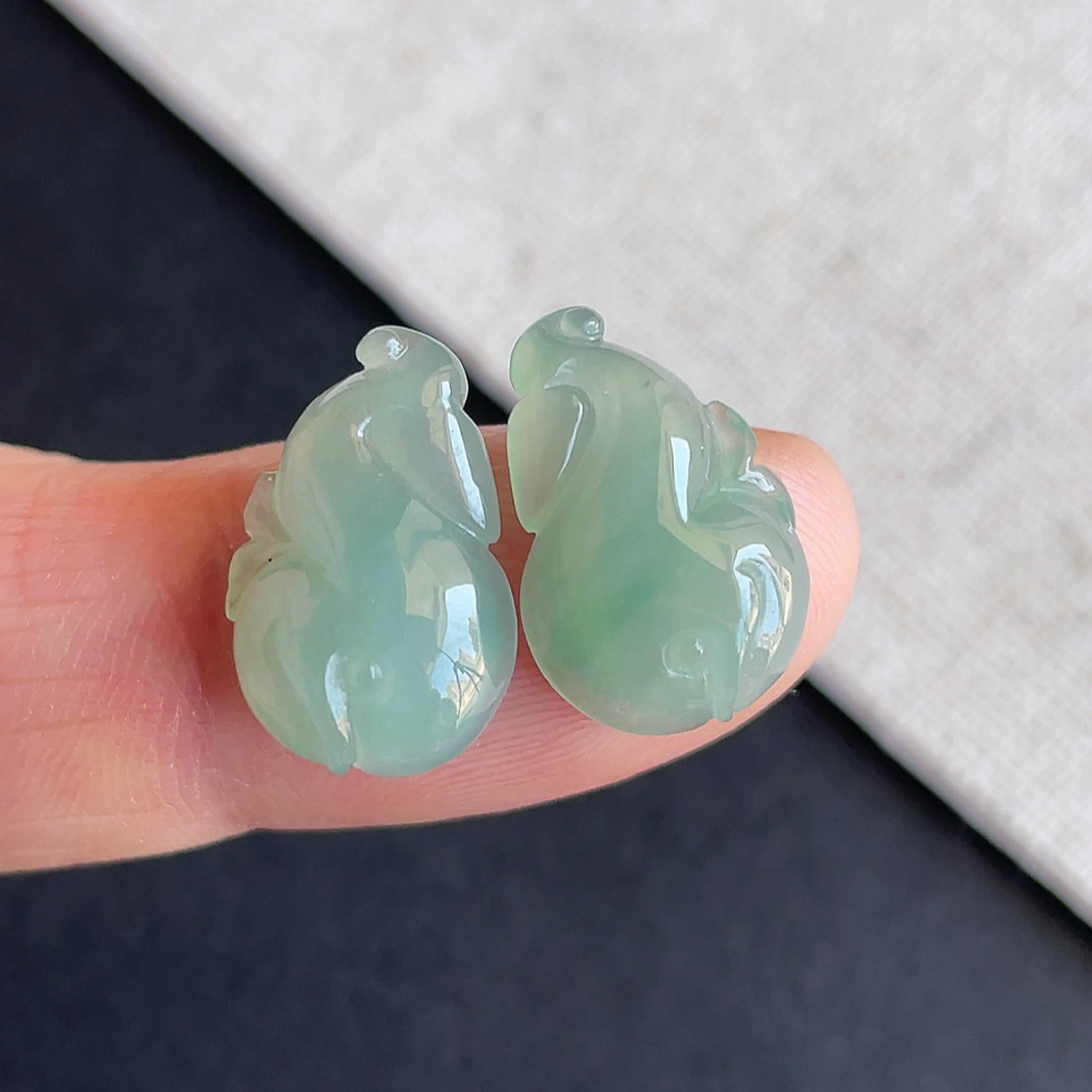 翡翠冰糯种翡翠鱼耳坠戒面一对