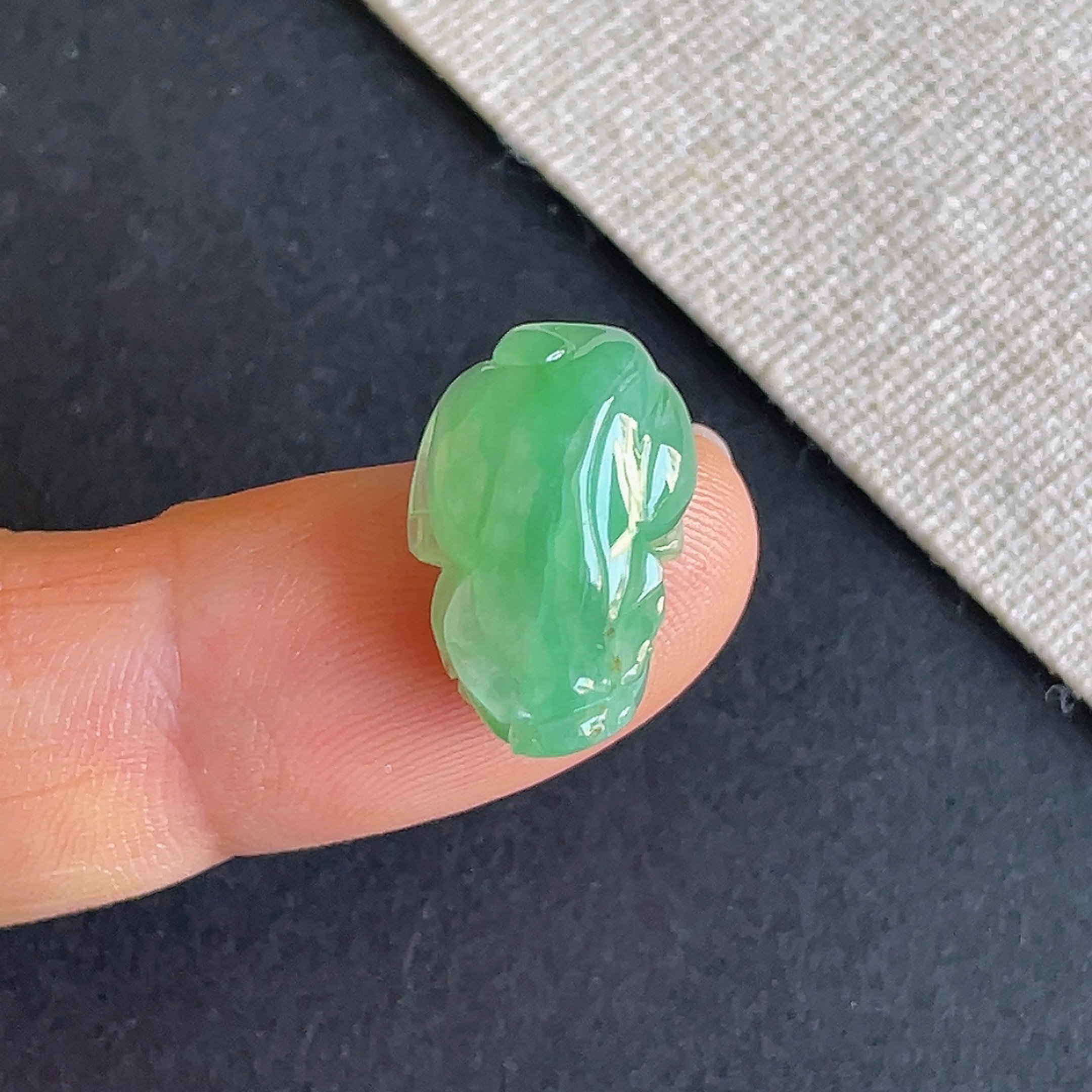 天然翡翠a货冰种阳绿貔貅戒面 缅甸玉石送证书 金晶翡翠