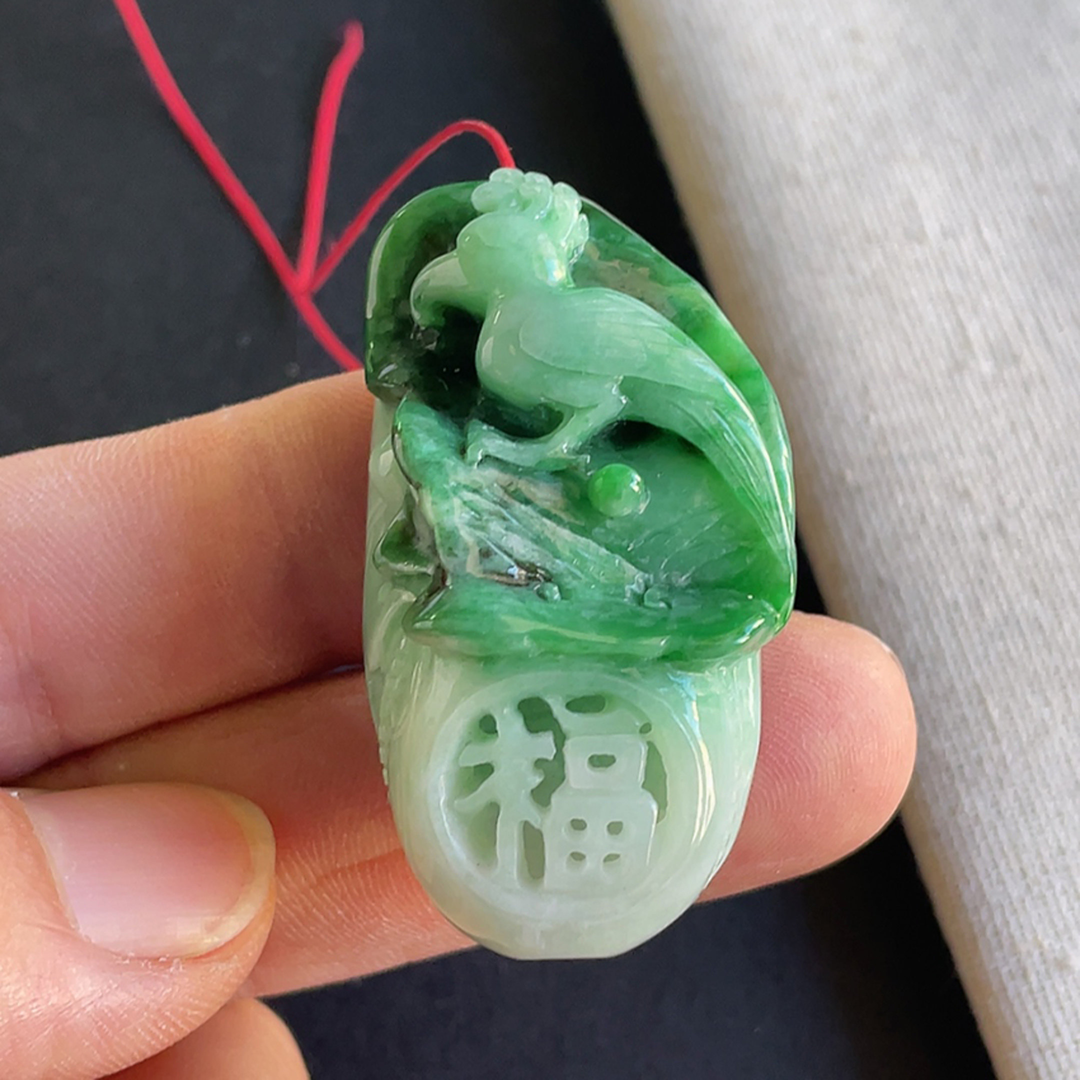 冰糯种福鸟手玩件天然翡翠A货