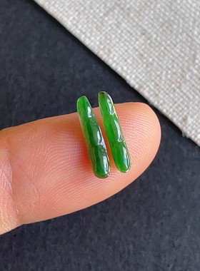 缅甸翡翠a货冰种辣绿四季豆一对