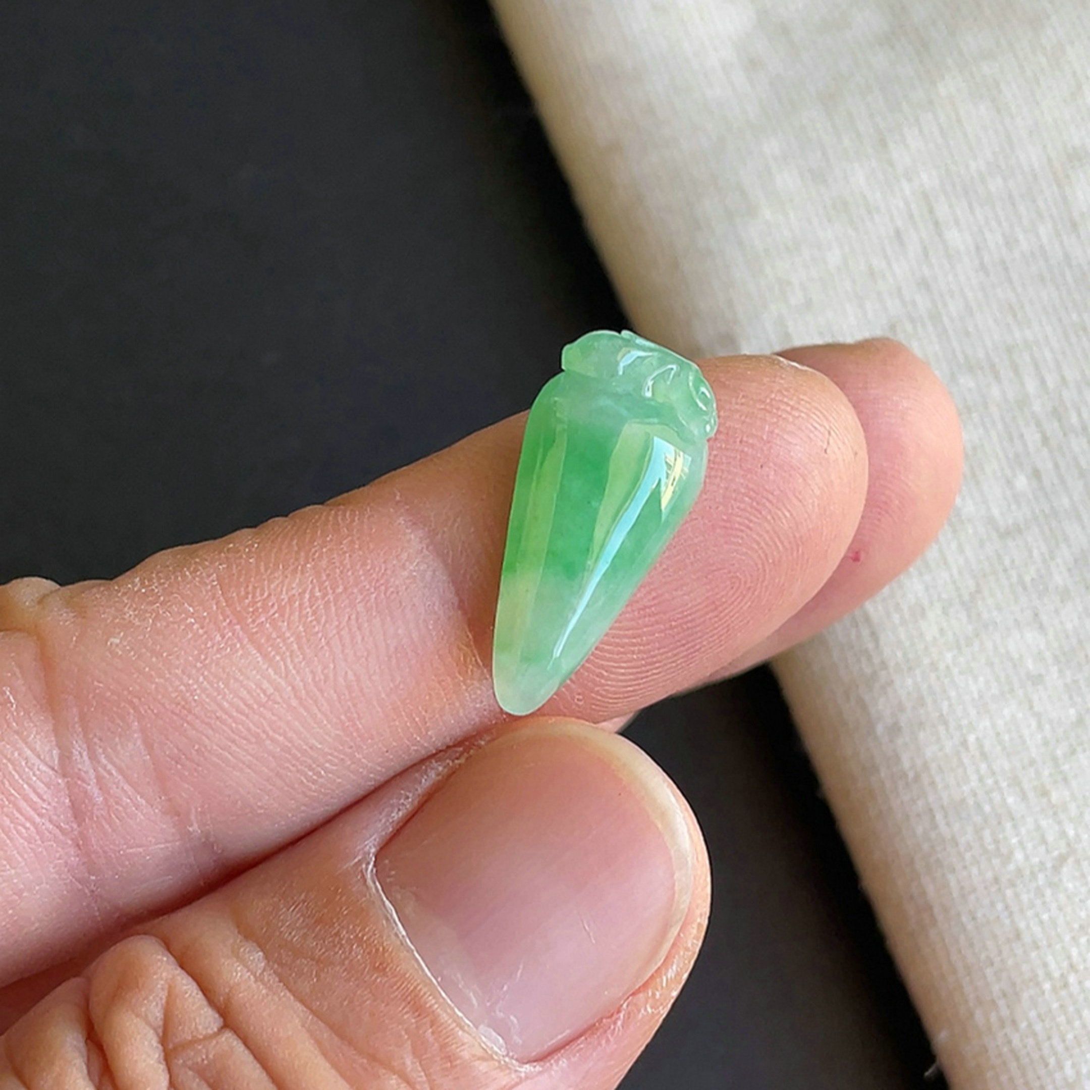 飘阳绿福瓜吊坠缅甸天然翡翠A货