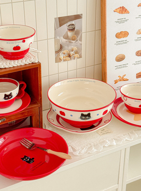 可爱陶瓷碗盘套装家用餐具特别好看的饭碗甜品碗面碗情侣碗碟