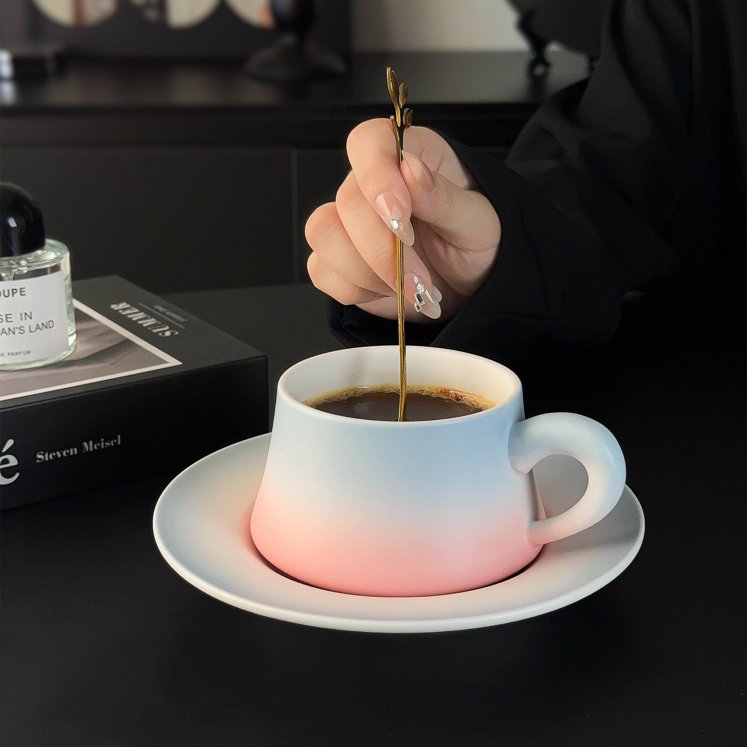 渐变色陶瓷马克杯咖啡杯简约现代风家用办公杯碟套装
